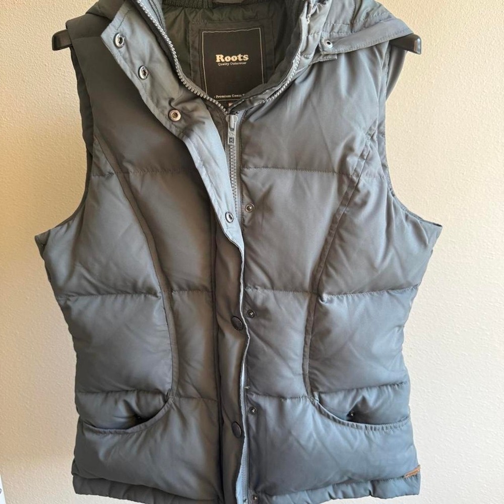 Roots Quality Outerwear Premium Goose Down Puffer Vest with Detachable Hood Sz S